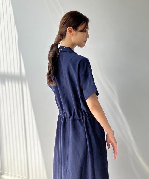 AS KNOW AS plus（アズノゥアズプラス）の「◎ウエスト結び開襟ワンピ―ス（ワンピース・レディース・ブラック系/ベージュ系/グリーン系/ネイビー系/ブラック/サックスブルー/モカ/ネイビー/イエロー系・FREE）」の17枚目の写真