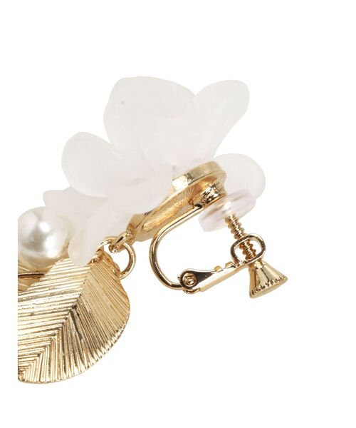 MERCURYDUO（マーキュリーデュオ）の「BIGフラワーモチーフパールチェーンイヤリング（イヤリング・レディース・ゴールド/シルバー・FREE）」の8枚目の写真