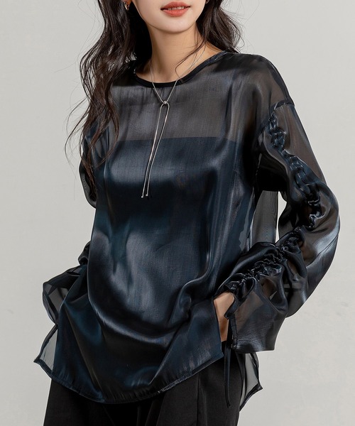 レディース 長袖シャーリング艶感シアートップス（シャツ