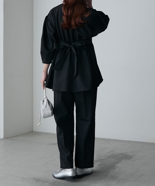 BONLECILL noir（ボンルシールノワール）の「【BONLECILL noir】2way膨れジャガードリボンペプラムブラウス＆テーパードパンツ セット（パンツドレス・レディース・オリーブ系/ホワイト系/ブラック・S-M/M-L）」の22枚目の写真