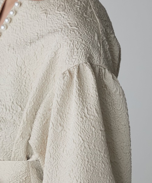 BONLECILL noir（ボンルシールノワール）の「【BONLECILL noir】2way膨れジャガードリボンペプラムブラウス＆テーパードパンツ セット（パンツドレス・レディース・オリーブ系/ホワイト系/ブラック・S-M/M-L）」の6枚目の写真