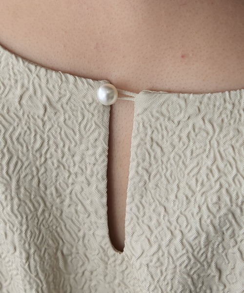 BONLECILL noir（ボンルシールノワール）の「【BONLECILL noir】2way膨れジャガードリボンペプラムブラウス＆テーパードパンツ セット（パンツドレス・レディース・オリーブ系/ホワイト系/ブラック・S-M/M-L）」の11枚目の写真