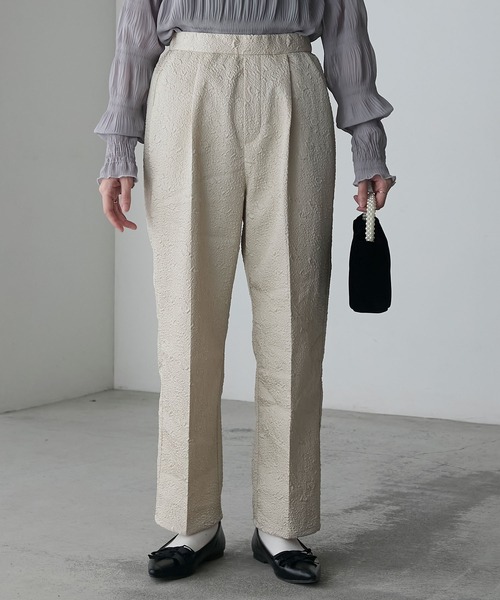 BONLECILL noir（ボンルシールノワール）の「【BONLECILL noir】2way膨れジャガードリボンペプラムブラウス＆テーパードパンツ セット（パンツドレス・レディース・オリーブ系/ホワイト系/ブラック・S-M/M-L）」の13枚目の写真