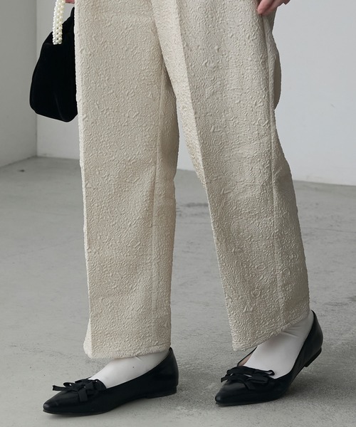 BONLECILL noir（ボンルシールノワール）の「【BONLECILL noir】2way膨れジャガードリボンペプラムブラウス＆テーパードパンツ セット（パンツドレス・レディース・オリーブ系/ホワイト系/ブラック・S-M/M-L）」の17枚目の写真