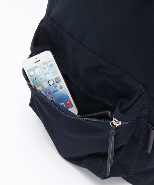 PORTER（ポーター）の「VAINL ARCHIVE×PORTER VENTILE DAY PACK（バックパック/リュック・メンズ・ネイビー・ONE SIZE）」の8枚目の写真