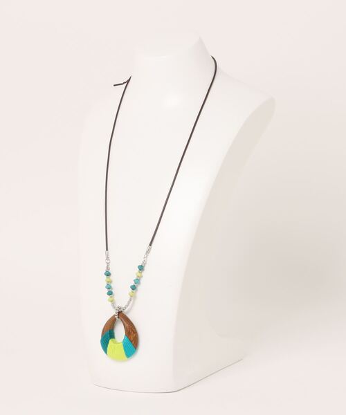 チチカカ（チチカカ）の「糸巻ウッドコードネックレス（ネックレス・レディース・パープル/グリーン/ブルー・FREE）」の12枚目の写真