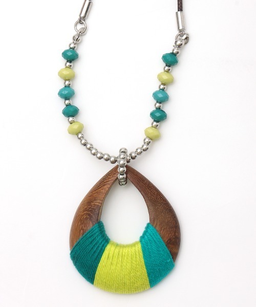 チチカカ（チチカカ）の「糸巻ウッドコードネックレス（ネックレス・レディース・パープル/グリーン/ブルー・FREE）」の7枚目の写真