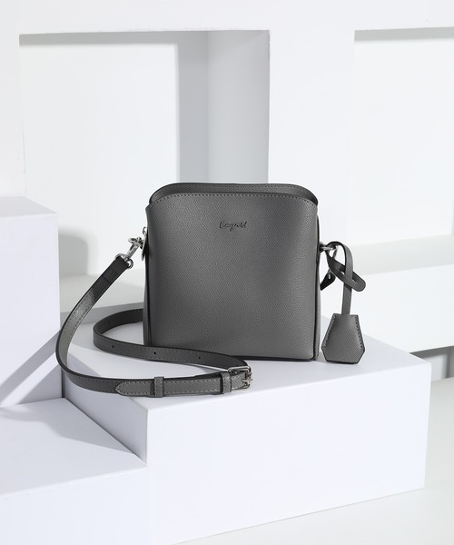 Ungrid(アングリッド)の「【Ungrid/アングリッド】カラーロゴ金具 キーハウス付きアオリポケットショルダーバッグ(ショルダーバッグ・レディース・アイボリー/ブルーグレー/グレイッシュベージュ/ワイン/ブラック/ネイビー/グレー・FREE)」の4枚目の写真