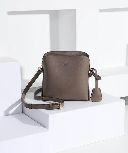 Ungrid(アングリッド)の「【Ungrid/アングリッド】カラーロゴ金具 キーハウス付きアオリポケットショルダーバッグ(ショルダーバッグ・レディース・アイボリー/ブルーグレー/グレイッシュベージュ/ワイン/ブラック/ネイビー/グレー・FREE)」の6枚目の写真