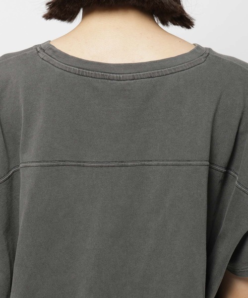 niko and...（ニコアンド）の「アソートピグメントBIGプルオーバー（Tシャツ/カットソー・レディース・パープル/チャコール/ブラウン/ベージュ・MEDIUM/LARGE）」の17枚目の写真