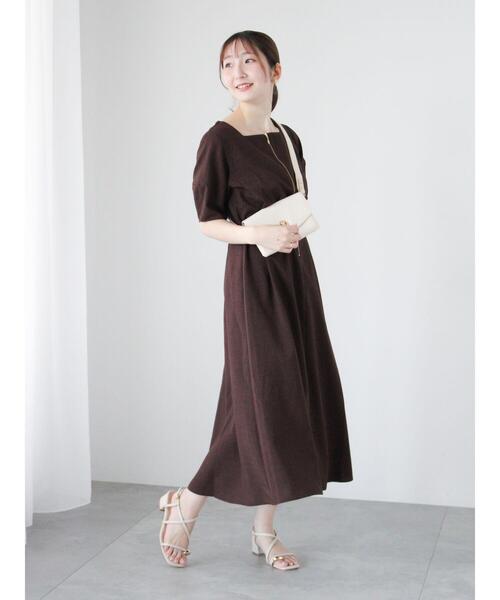 Te chichi TERRASSE(テチチテラス)の「麻調ジップスクエアネックワンピース(ワンピース・レディース・チャコールグレー/ブラウン/ベージュ・F)」の15枚目の写真