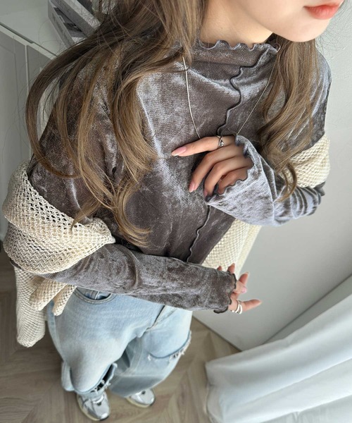 classicalelf(クラシカルエルフ)の「主役も引き立て役もこなす万能アイテム。前後2way シアーベロア ハイネックメロートップス(Tシャツ/カットソー・レディース・グレイッシュベージュ/ブラック/ブラウン/チャコール・X-LARGE/SMALL/MEDIUM/LARGE)」の13枚目の写真