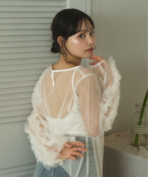 fupel（フぺル）の「sheer ruffle sleeve tops / シアーフリルスリーブトップス（Tシャツ/カットソー・レディース・オフホワイト/ブラック・FREE）」の5枚目の写真