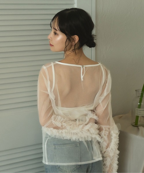 fupel（フぺル）の「sheer ruffle sleeve tops / シアーフリルスリーブトップス（Tシャツ/カットソー・レディース・オフホワイト/ブラック・FREE）」の6枚目の写真