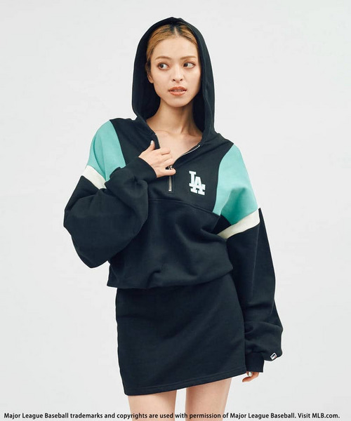 BACK TO THE FIELD（バック トゥー ザ フィールド）の「【MLB】スウェットZIPドルマンバイカラーフーディーワンピース（ワンピース・レディース・ブラック/グレー/グリーン・FREE）」の2枚目の写真