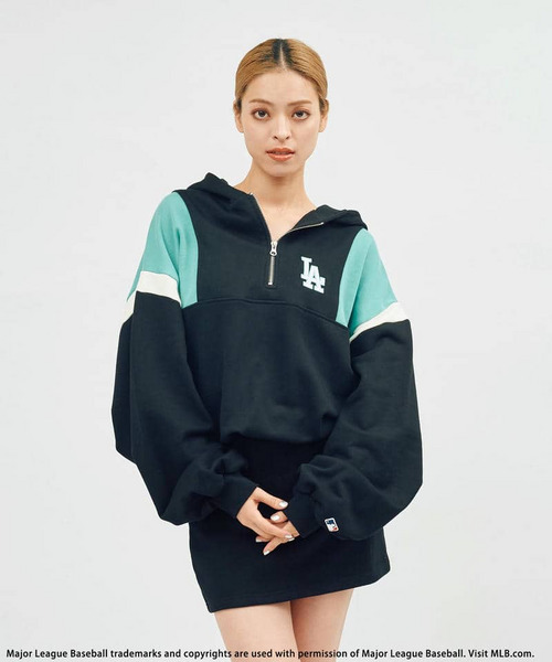 BACK TO THE FIELD（バック トゥー ザ フィールド）の「【MLB】スウェットZIPドルマンバイカラーフーディーワンピース（ワンピース・レディース・ブラック/グレー/グリーン・FREE）」の5枚目の写真