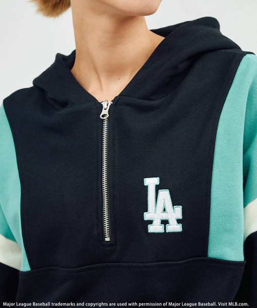 BACK TO THE FIELD（バック トゥー ザ フィールド）の「【MLB】スウェットZIPドルマンバイカラーフーディーワンピース（ワンピース・レディース・ブラック/グレー/グリーン・FREE）」の11枚目の写真