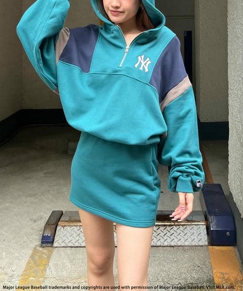 BACK TO THE FIELD（バック トゥー ザ フィールド）の「【MLB】スウェットZIPドルマンバイカラーフーディーワンピース（ワンピース・レディース・ブラック/グレー/グリーン・FREE）」の14枚目の写真