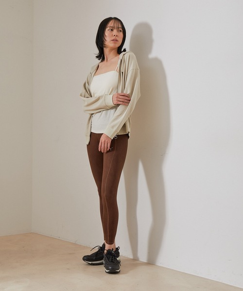 NERGY(ナージー)の「カシミアシルクカップ付きキャミソール(キャミソール・レディース・オレンジ/チャコールグレー/オフホワイト/ブラック・FREE)」の9枚目の写真