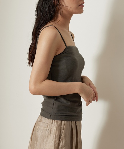 NERGY(ナージー)の「カシミアシルクカップ付きキャミソール(キャミソール・レディース・オレンジ/チャコールグレー/オフホワイト/ブラック・FREE)」の17枚目の写真