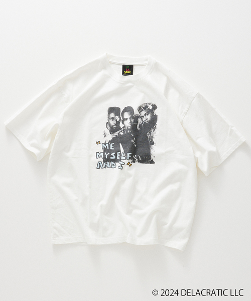 JOURNAL STANDARD relume（ジャーナルスタンダード　レリューム）の「De La Soul / デ・ラ・ソウル 別注 プリントTシャツ（Tシャツ/カットソー・メンズ・ブルー系その他/ホワイト系その他/ホワイト×ホワイト/ブラック/ホワイト・MEDIUM/LARGE）」の7枚目の写真