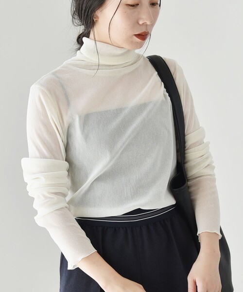 quaranciel（カランシエル）の「quaranciel:〈洗濯機可能〉フロッキー シアー タートル ネック 2（Tシャツ/カットソー・レディース・グレー/ブラック/オフホワイト・ONE SIZE）」の6枚目の写真