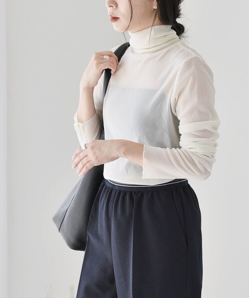 quaranciel（カランシエル）の「quaranciel:〈洗濯機可能〉フロッキー シアー タートル ネック 2（Tシャツ/カットソー・レディース・グレー/ブラック/オフホワイト・ONE SIZE）」の8枚目の写真