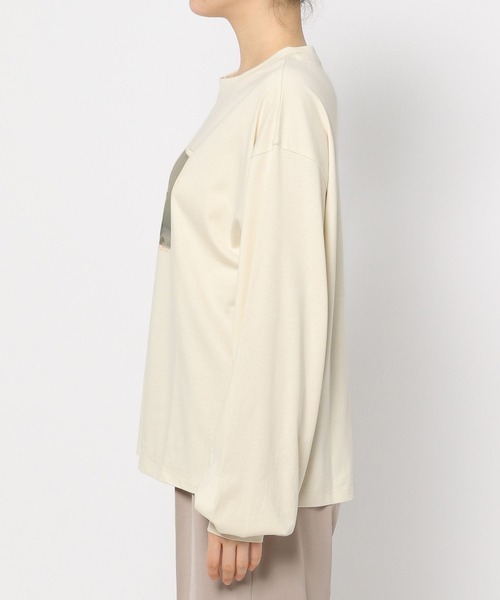 mysty woman(ミスティウーマン)の「フラワーフォトロンT 長袖 152817(Tシャツ/カットソー・レディース・オフホワイト/ブラック・FREE)」の7枚目の写真