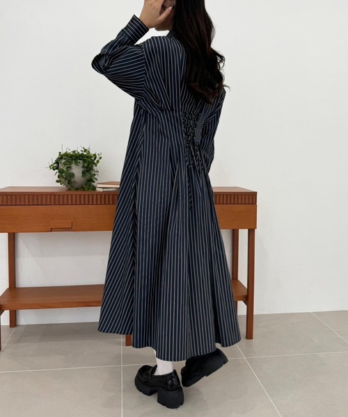 one after another NICE CLAUP（ワンアフターアナザーナイスクラップ）の「【WEB限定商品】マイナス5キロ見え/バックレースアップシャツワンピース（シャツワンピース・レディース・アイボリー/ピンク/モカ/ネイビー・SMALL/MEDIUM）」の16枚目の写真