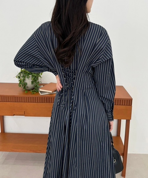 one after another NICE CLAUP（ワンアフターアナザーナイスクラップ）の「【WEB限定商品】マイナス5キロ見え/バックレースアップシャツワンピース（シャツワンピース・レディース・アイボリー/ピンク/モカ/ネイビー・SMALL/MEDIUM）」の18枚目の写真
