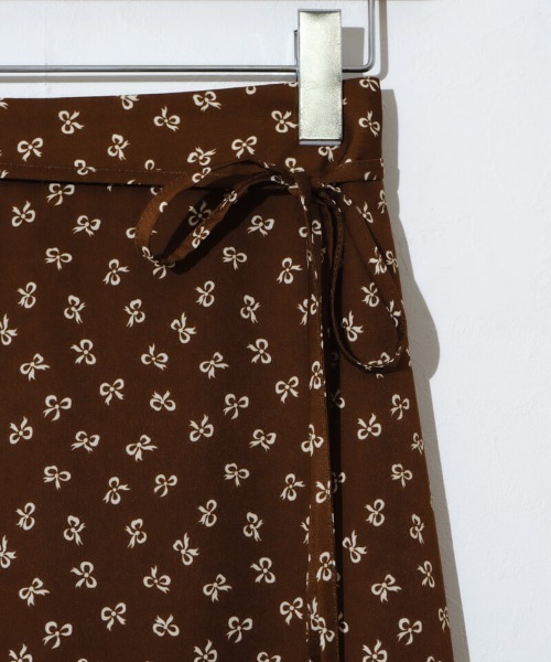 flower(フラワー)の「スウィンギングリボンスカート(スカート・レディース・アイボリー/ブラウン・FREE)」の6枚目の写真