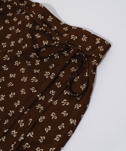 flower(フラワー)の「スウィンギングリボンスカート(スカート・レディース・アイボリー/ブラウン・FREE)」の7枚目の写真