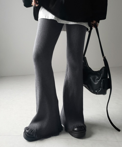 me+em select（ミームセレクト）の「【 ２color 】フリンジリブニットフレアパンツ ／  fringe lib knit  flare pants（その他パンツ・レディース・ブラック/グレー・FREE）」の7枚目の写真