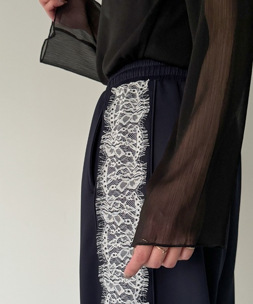 JUNOAH（ジュノア）の「ピンタックレースライントラックパンツ（その他パンツ・レディース・グレー/ネイビー/ブラック・LARGE/MEDIUM/SMALL）」の16枚目の写真