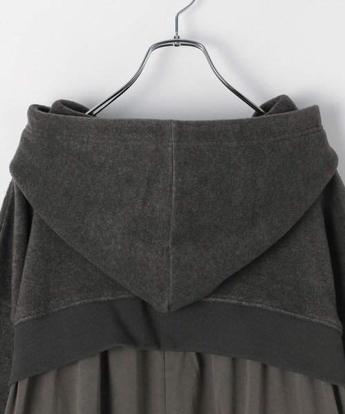 LEPSIM（レプシィム）の「ドッキングフードワンピース　147418（ワンピース・レディース・チャコールグレー/グリーン・FREE）」の9枚目の写真