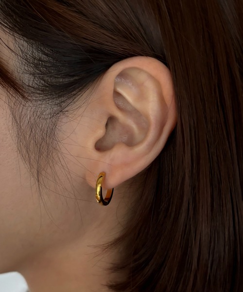 Diliraba(ディリラバ)の「【Diliraba】サージカルステンレス フープピアス A(ピアス(両耳用)・レディース・ゴールド/シルバー・FREE)」の4枚目の写真