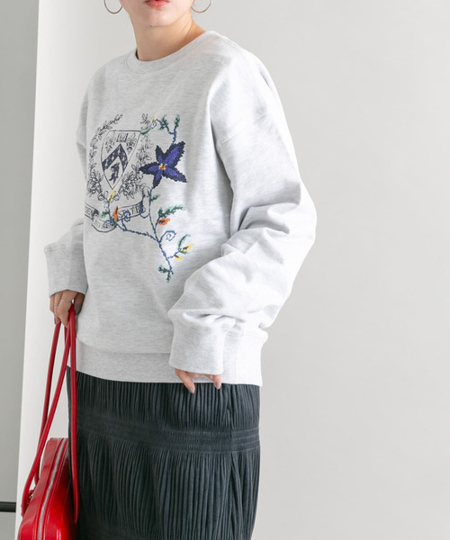 KBF（ケイビーエフ）の「フラワー刺繍スウェット（スウェット・レディース・グレー系その他/チャコールグレー・ONE）」の3枚目の写真