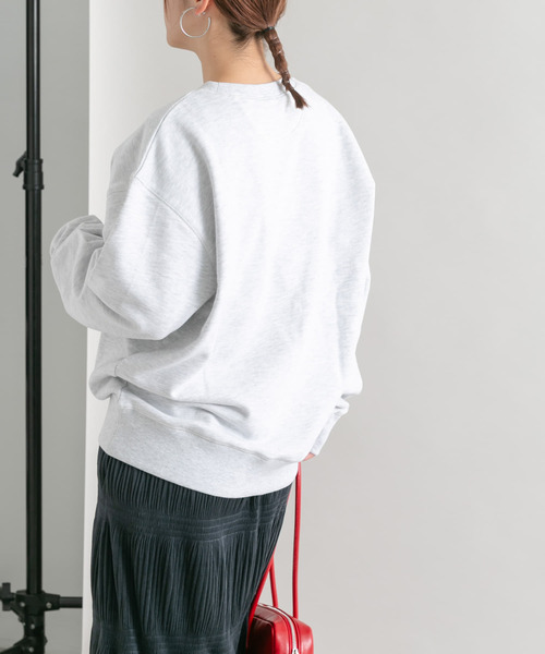 KBF（ケイビーエフ）の「フラワー刺繍スウェット（スウェット・レディース・グレー系その他/チャコールグレー・ONE）」の5枚目の写真