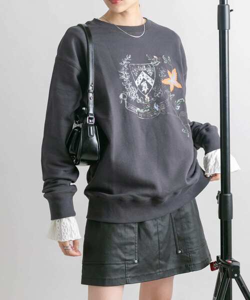 KBF（ケイビーエフ）の「フラワー刺繍スウェット（スウェット・レディース・グレー系その他/チャコールグレー・ONE）」の9枚目の写真