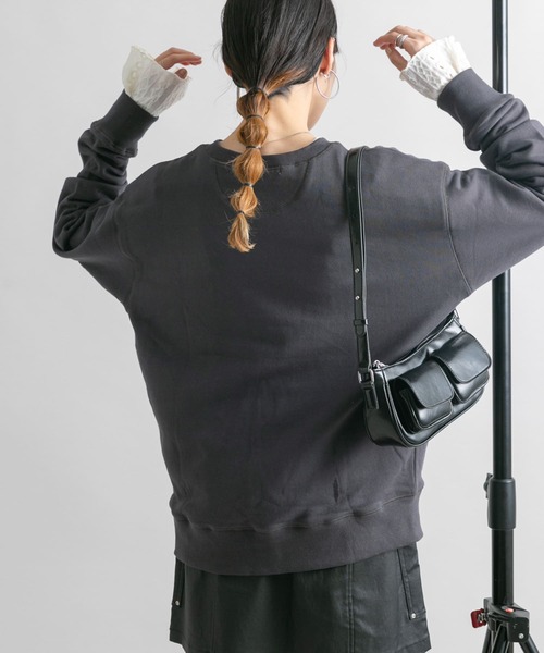 KBF（ケイビーエフ）の「フラワー刺繍スウェット（スウェット・レディース・グレー系その他/チャコールグレー・ONE）」の12枚目の写真