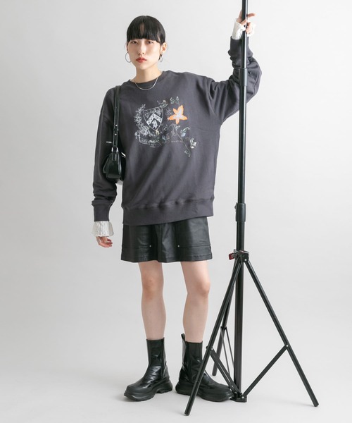 KBF（ケイビーエフ）の「フラワー刺繍スウェット（スウェット・レディース・グレー系その他/チャコールグレー・ONE）」の13枚目の写真