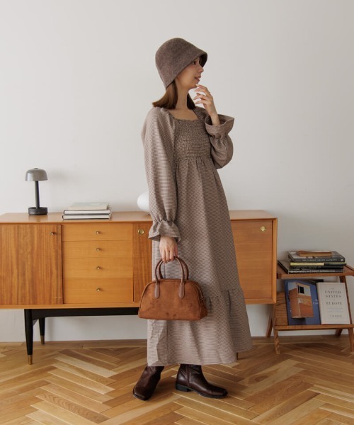 flower（フラワー）の「スエードプチバッグ（ハンドバッグ・レディース・ブラウン・FREE）」の4枚目の写真