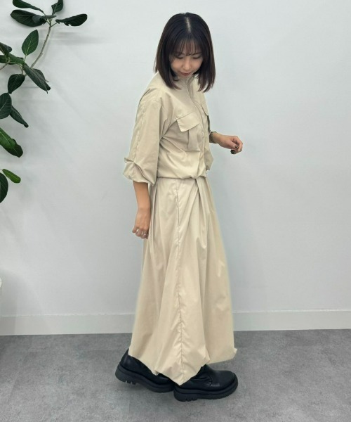 UNDOVE(アンドゥーブ)の「〈UNDOVE〉【はっ水/ストレッチ/UV対策/アウトドア/普段着/ジッパージャケット/ダブルジッパー/胸元ポケット】はっ水!ナイロンバルーンジャケット(ブルゾン・レディース・ベージュ/ブラック・X-LARGE/LARGE/MEDIUM)」の16枚目の写真