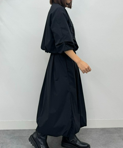 UNDOVE(アンドゥーブ)の「〈UNDOVE〉【はっ水/ストレッチ/UV対策/アウトドア/普段着/ジッパージャケット/ダブルジッパー/胸元ポケット】はっ水!ナイロンバルーンジャケット(ブルゾン・レディース・ベージュ/ブラック・X-LARGE/LARGE/MEDIUM)」の3枚目の写真
