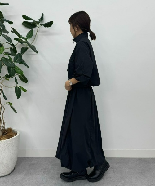 UNDOVE(アンドゥーブ)の「〈UNDOVE〉【はっ水/ストレッチ/UV対策/アウトドア/普段着/ジッパージャケット/ダブルジッパー/胸元ポケット】はっ水!ナイロンバルーンジャケット(ブルゾン・レディース・ベージュ/ブラック・X-LARGE/LARGE/MEDIUM)」の4枚目の写真