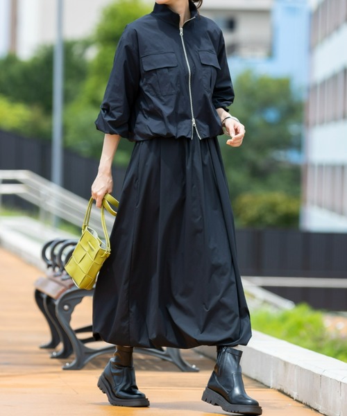 UNDOVE(アンドゥーブ)の「〈UNDOVE〉【はっ水/ストレッチ/UV対策/アウトドア/普段着/ジッパージャケット/ダブルジッパー/胸元ポケット】はっ水!ナイロンバルーンジャケット(ブルゾン・レディース・ベージュ/ブラック・X-LARGE/LARGE/MEDIUM)」の22枚目の写真