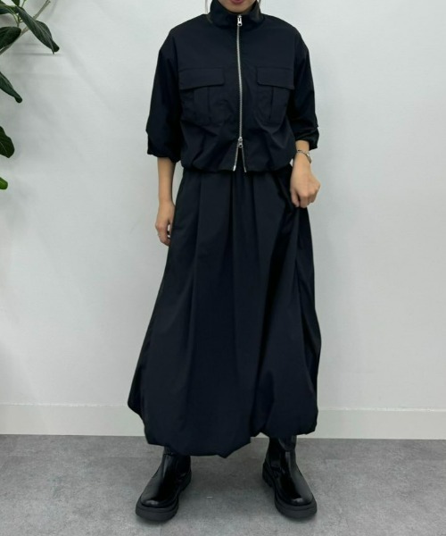 UNDOVE(アンドゥーブ)の「〈UNDOVE〉【はっ水/ストレッチ/UV対策/アウトドア/普段着/ジッパージャケット/ダブルジッパー/胸元ポケット】はっ水!ナイロンバルーンジャケット(ブルゾン・レディース・ベージュ/ブラック・X-LARGE/LARGE/MEDIUM)」の6枚目の写真