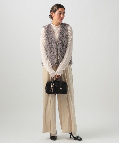 BAYFLOW（ベイフロー）の「[幅広いシーズンで活躍する]シャギーファーベスト（ベスト・レディース・オフホワイト/グレー/グレイッシュベージュ・FREE）」の7枚目の写真