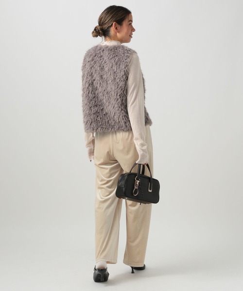 BAYFLOW（ベイフロー）の「[幅広いシーズンで活躍する]シャギーファーベスト（ベスト・レディース・オフホワイト/グレー/グレイッシュベージュ・FREE）」の8枚目の写真