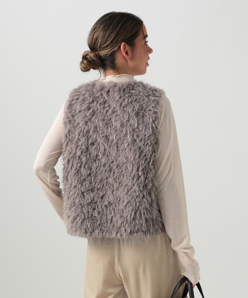 BAYFLOW（ベイフロー）の「[幅広いシーズンで活躍する]シャギーファーベスト（ベスト・レディース・オフホワイト/グレー/グレイッシュベージュ・FREE）」の10枚目の写真